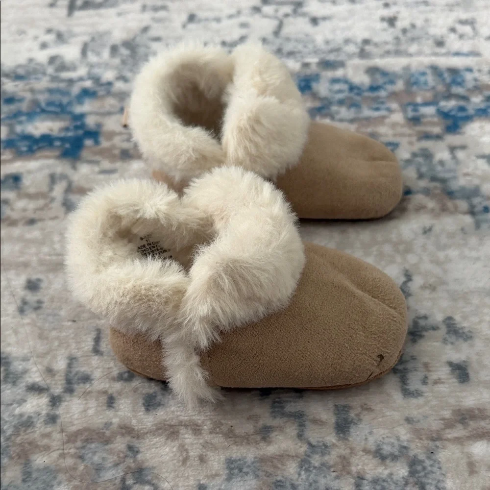 Cozy Tan Baby Booties with Faux Fur Lining